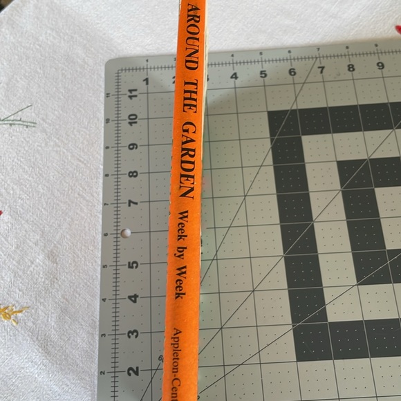 Around the Garden Week by Week, A Guide to Garden Planning... by Joan Lee Faust - Picture 4 of 16